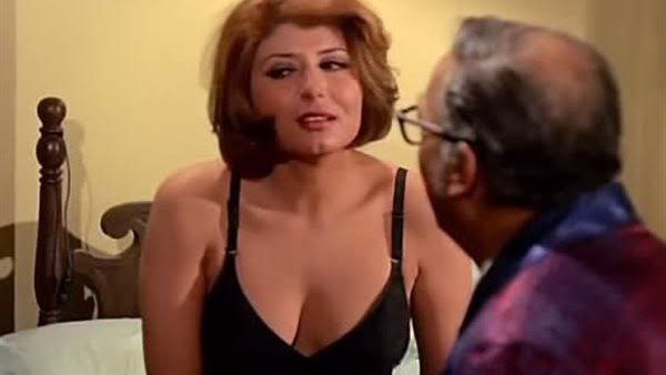صورة نادرة للفنانة سهير رمزي بإطلالة جريئة من زمن الفن الجميل.