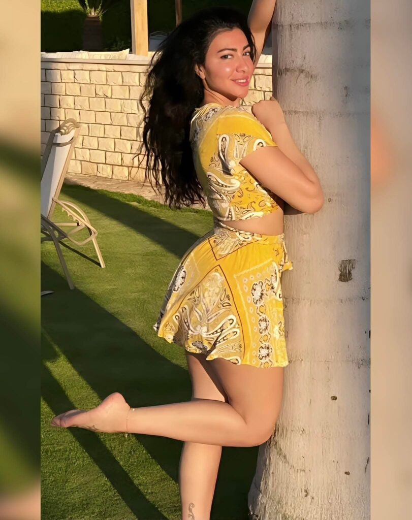 ميرهان حسين بملابس ساخنة.. أبرز صورها الجريئة