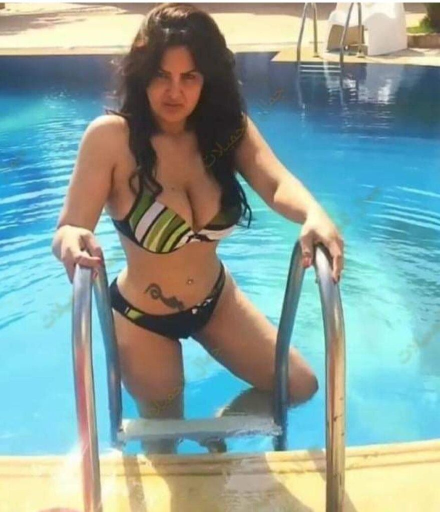 سما المصري بالمايوه داخل حمام السباحة